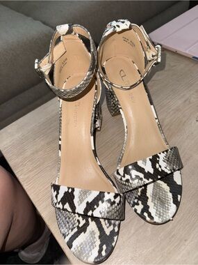 CL by Laundry Black & White Snake-Print Ankle Strap Block Heels. Great cond. 8.5